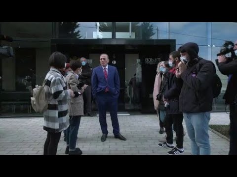 შალვა ნათელაშვილმა ნაძალადევში საკუთარი კანდიდატურა  მოხსნა და ამომრჩეველს ბოიკოტისკენ მოუწოდა