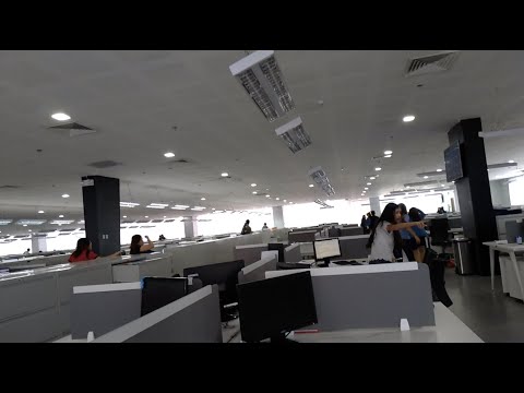 Entire Office Shakes When Earthquake Strikes The Philippines