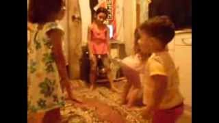 As Crianças Dançando Funk