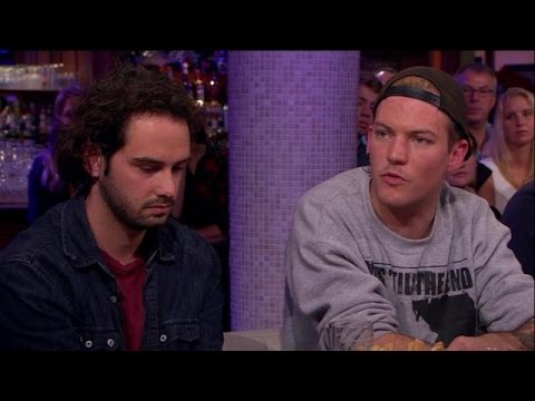 Aangrijpend: vier overlevenden vertellen over Bata - RTL LATE NIGHT