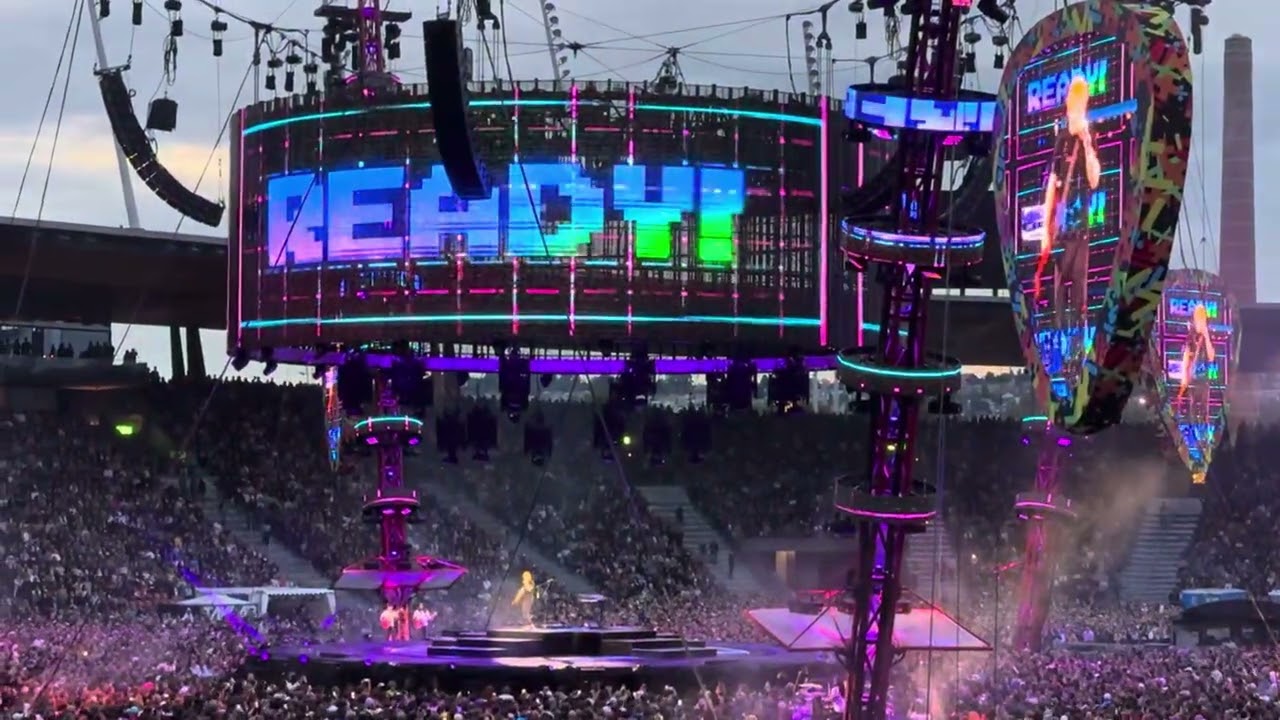 "A little more“ *Ed Sheeran* live in Zurich Switzerland 02AUG25 #edsheeran #premiere #newsong