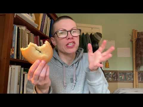 Savory eats - regular sized Franz plain bagel - YouTube