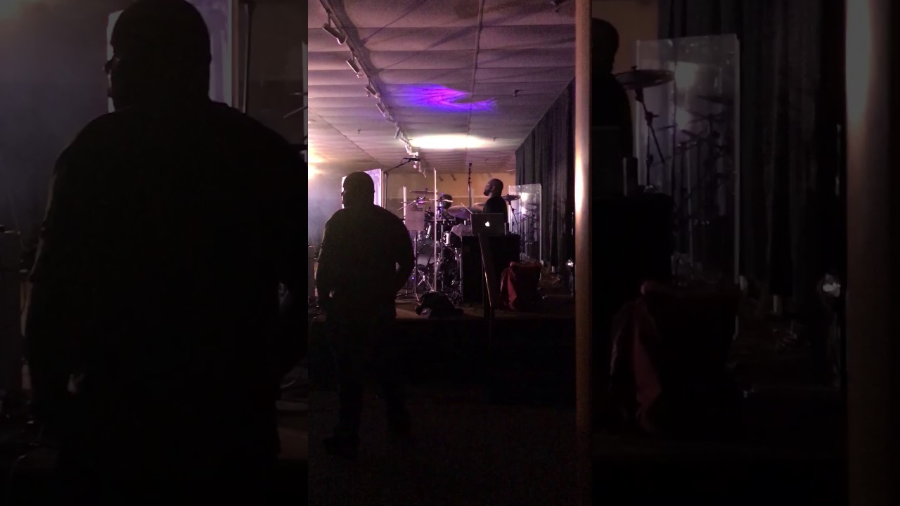 Calvin Rodgers playing perfect Live session