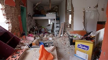 At least 162 killed after M5.6 quake hits Indonesia