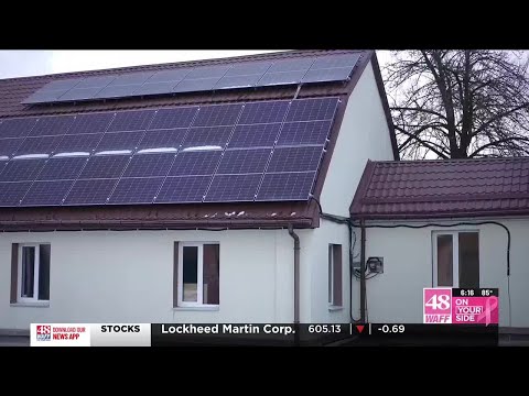 Federal judge allows solar panel fee lawsuit to move forward