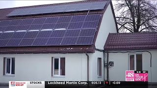 Federal judge allows solar panel fee lawsuit to move forward