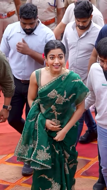 Rashmika Mandanna🥰 Angaaron (The Couple Song) Allu Arjun #shorts #shortsfeed #pushpa2