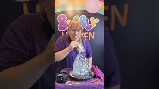Blow mountains of bubbly foam – it’s messy, creative fun! 🫧🎨