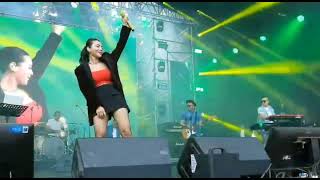 WIKA SALIM DIKERJAIN PEMAIN GENDANG.. WIKA SALIM With SOFT TUNES BAND.. screenshot 5