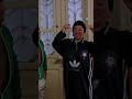 امك لما تدخل تصحيكم من النوم