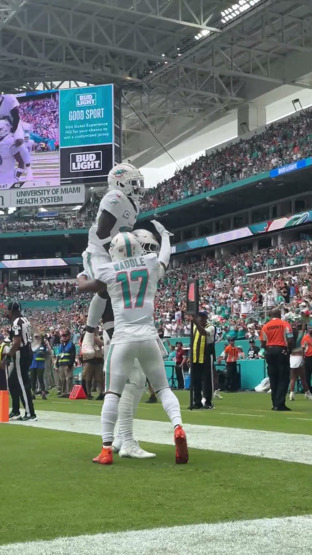 TOUCHDOWN JONNUUUU ?