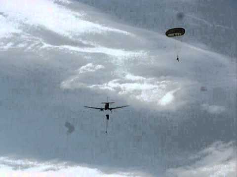 Dakota DC3 parachutisten 66 jaar Operation Market ...
