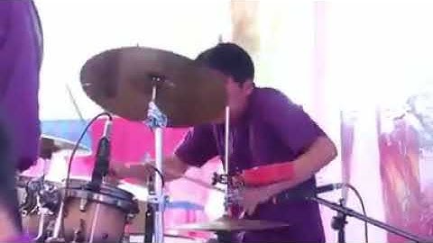 Đánh trống cũng phải có thần thái