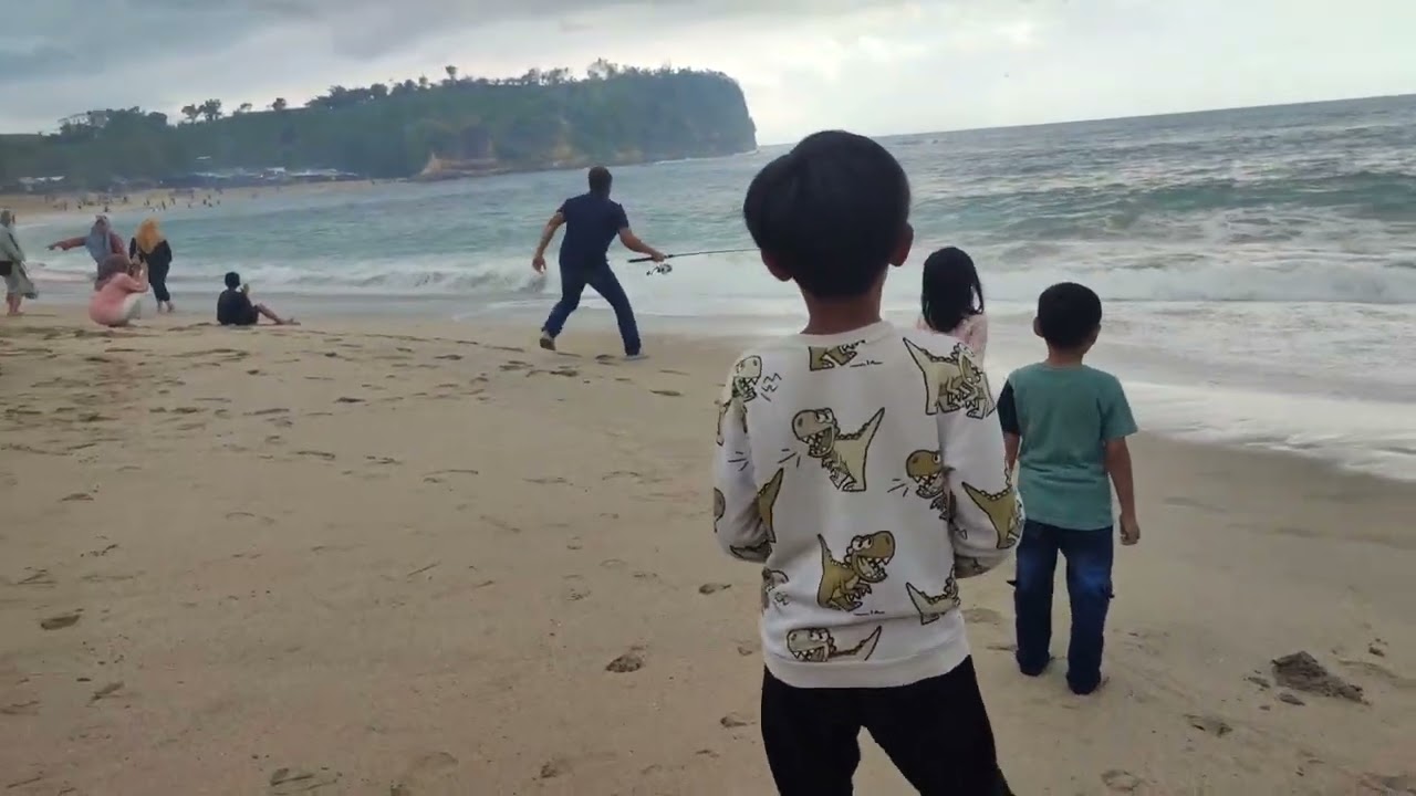 Pesona Pantai Tambakrejo Blitar / Jalan-jalan 2026