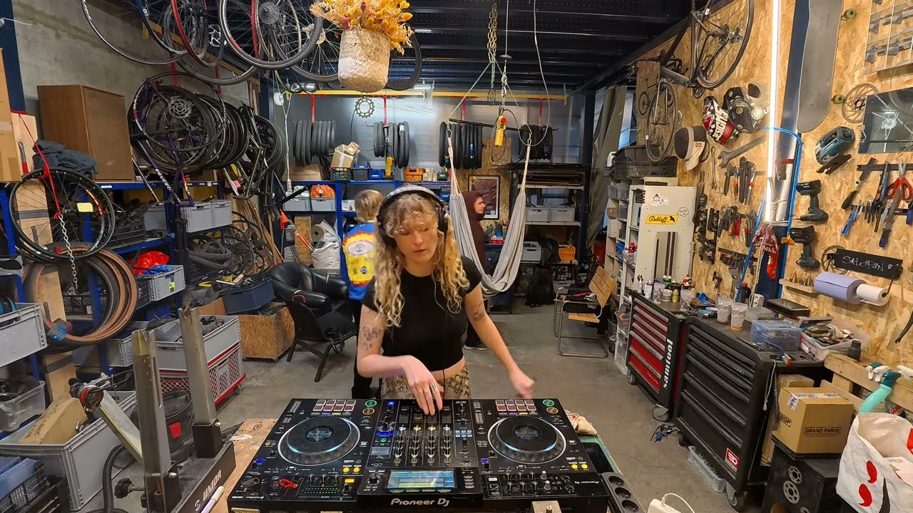 Lullaby | hypnotic trance & techno set | S07 E03 | matin.