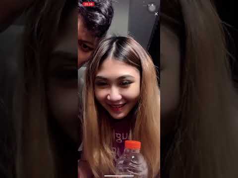 bahagia live bareng suami ditempat tidur