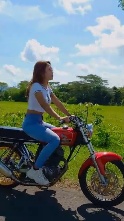 cewek cantik naik honda cb / story wa terbaru