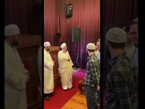 لا أعرف هذا الشيخ إلا أنه علمهم درسا بليغا مهما فجزاه الله رسالةملف شخصي خيرا كومنت