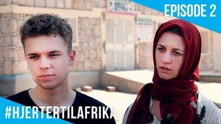 Det føles forkert, at vi bare filmer dem... | Hjerter Til Afrika | Eps 2 screenshot 1