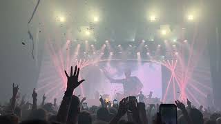 Confetti drop at Killers concert in Omaha Nebraska. (Steelhouse)