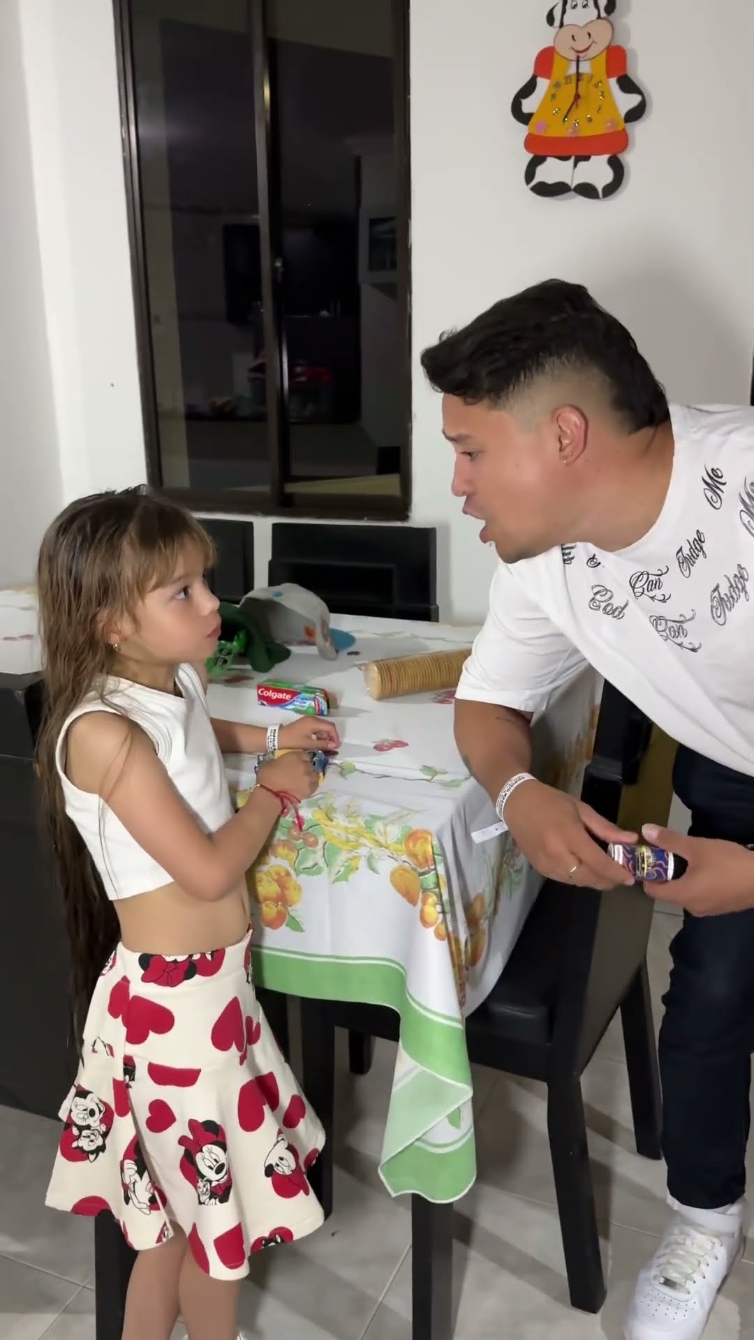 Kendall que está comiendo #cosasdefamilia #humor #humorfamiliar #comedia #cosasdecasa #shortviral