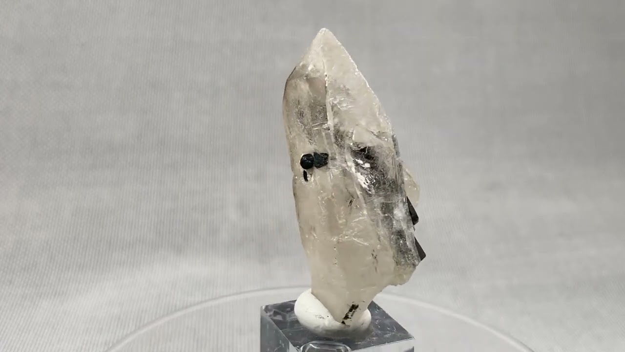 ナミビア・エロンゴ産水晶ポイント（ブラックトルマリン入り） 26.2g