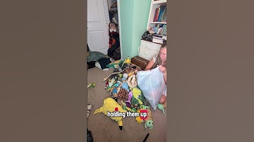 Decluttering 300 items in September Day 15.  #closetcleanout #declutterwithme