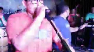 Mil cervezas-Combo de Darwin en vivo