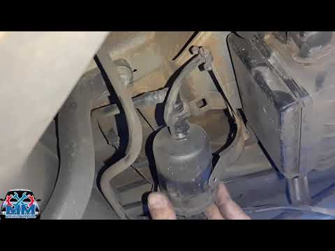 Vídeo: Onde está o filtro de combustível Honda Civic?