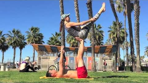 AcroYoga Back flying