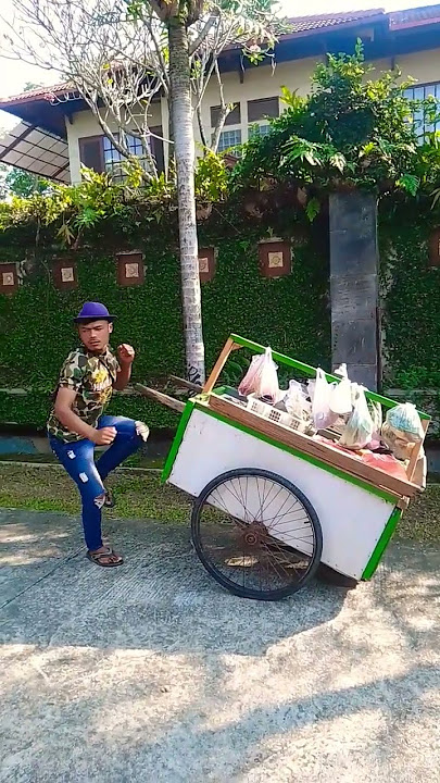 lgi asik jualan sambil joged #dangdut #storywa #dangdutkoplo #cover #koplo #viral