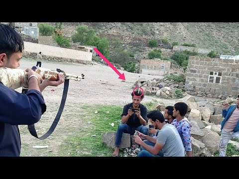 عندنا القنص لعبة لصبي حين يولد 