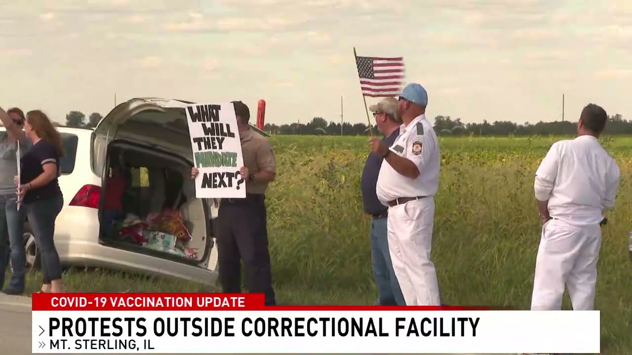 Prison guards protest vaccine mandate outside Illinois correctional facility