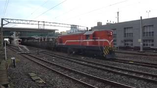 7202次貨物列車通過斗六車站
