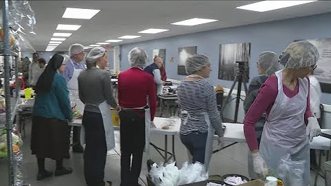 Volunteers with Response To Love Center host Thanksgiving feast