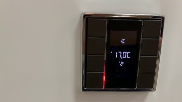 Комнатный контролер Jung Room Controller Display F50 в серии LS 990 (клавиши Dark, рамка Хром).
