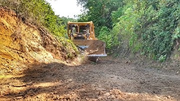 Good Job Operator Bulldozer CAT D6R XL Leveling Hilly Roads to Become Flat