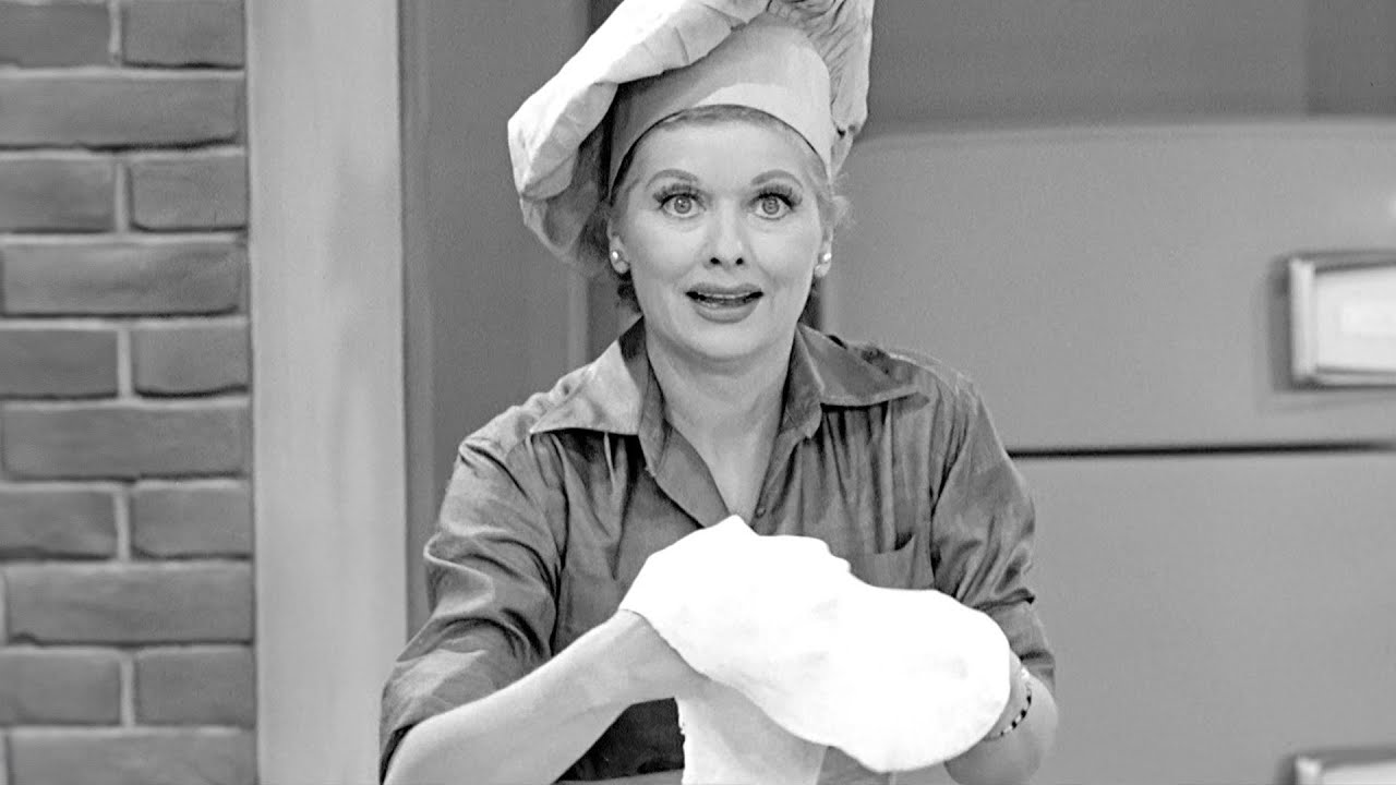 Lucy Takes a Job at a Pizza Parlor!