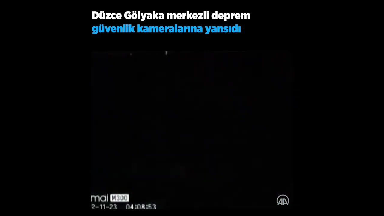 Düzce'nin Gölyaka ilçesinde meydana gelen deprem anı güvenlik kameraları tarafından kaydedildi