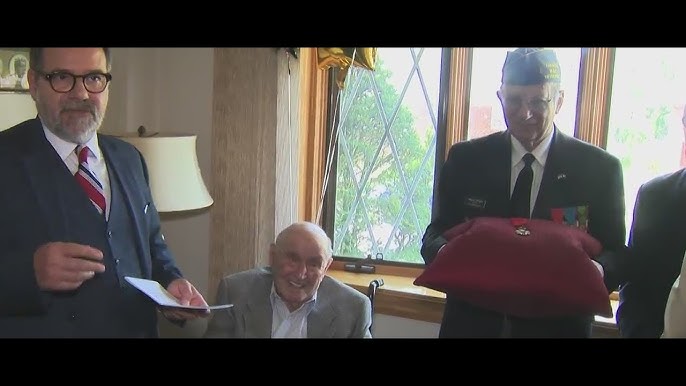 Wwii Veteran Gets Award 80 Years After Liberating France From The Nazis