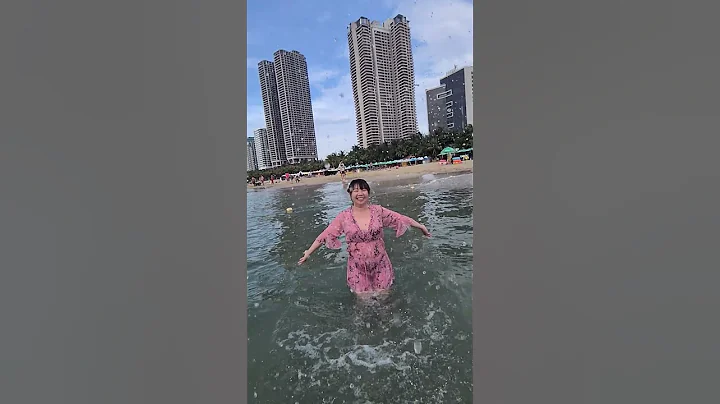 位於越南峴港的美溪沙灘，在2005年被聯合國科教文組織認定為〔全世界六大美麗沙灘之一〕，海灘總長約30公里，喜歡玩水的住海灘附近的酒店準沒錯#越南 #峴港 #美溪沙灘 #東蛙池塘 #DongWa - 天天要聞