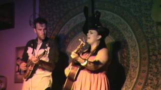 Tami Neilson Sings Patsy Cline's "She's Got You" chords