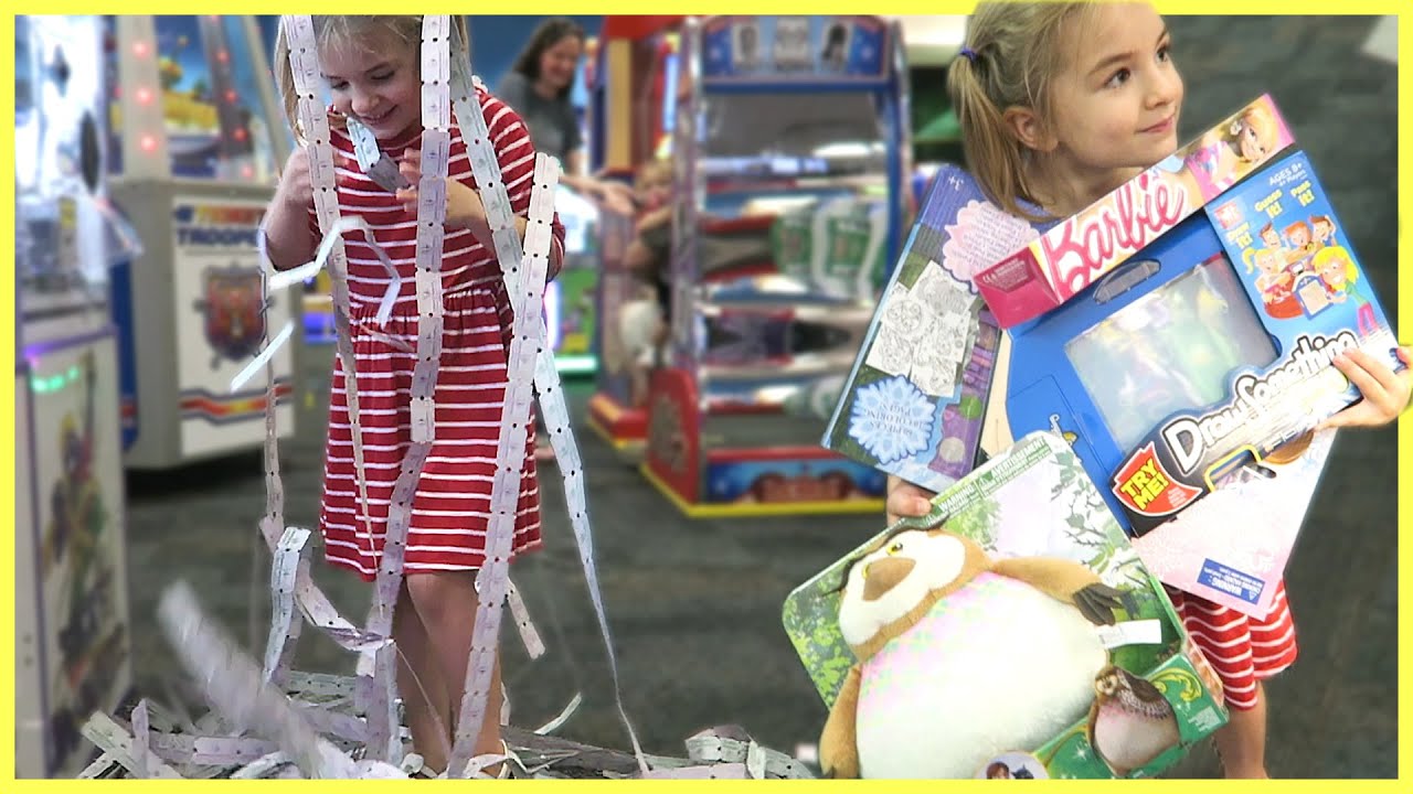 SHE WON THE CHUCK E. CHEESE LOTTERY!! | 5 More Days!! | Sam & Nia