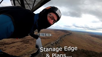 HANGGLIDING - Soaring and planning - Stanage Edge, Derbyshire UK