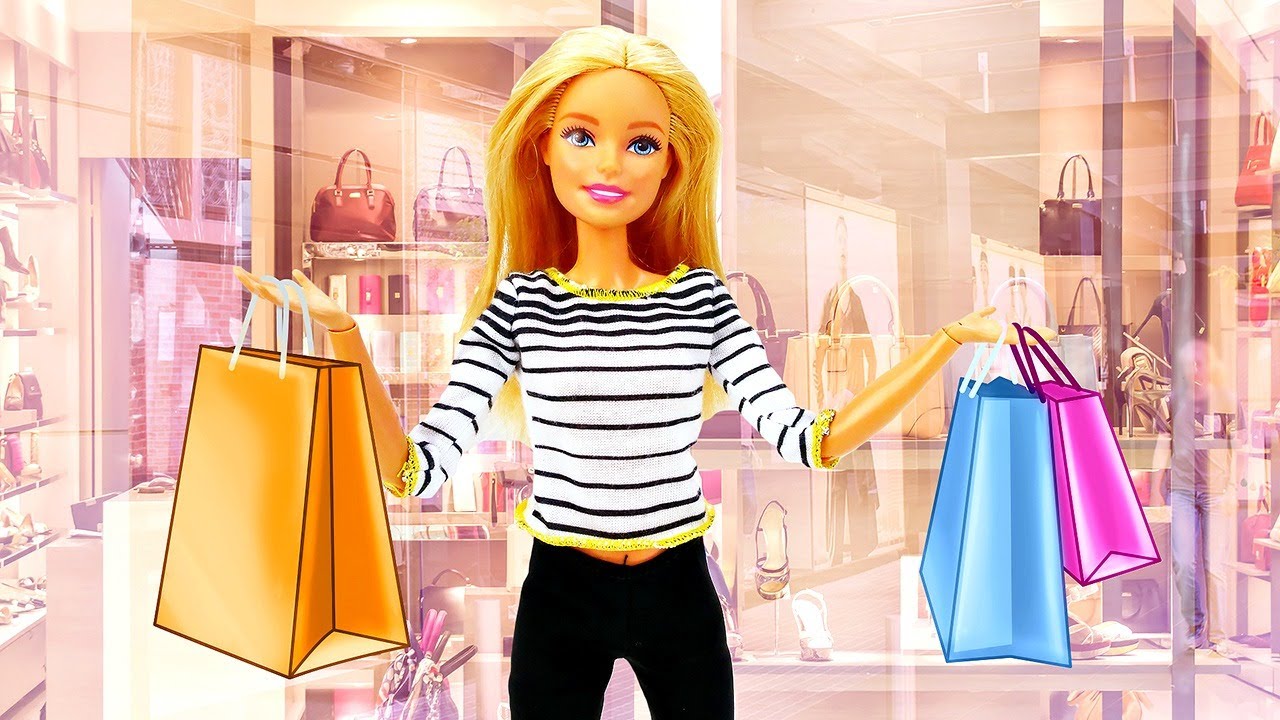 Barbie fazendo compras em roupas modernas e modernas