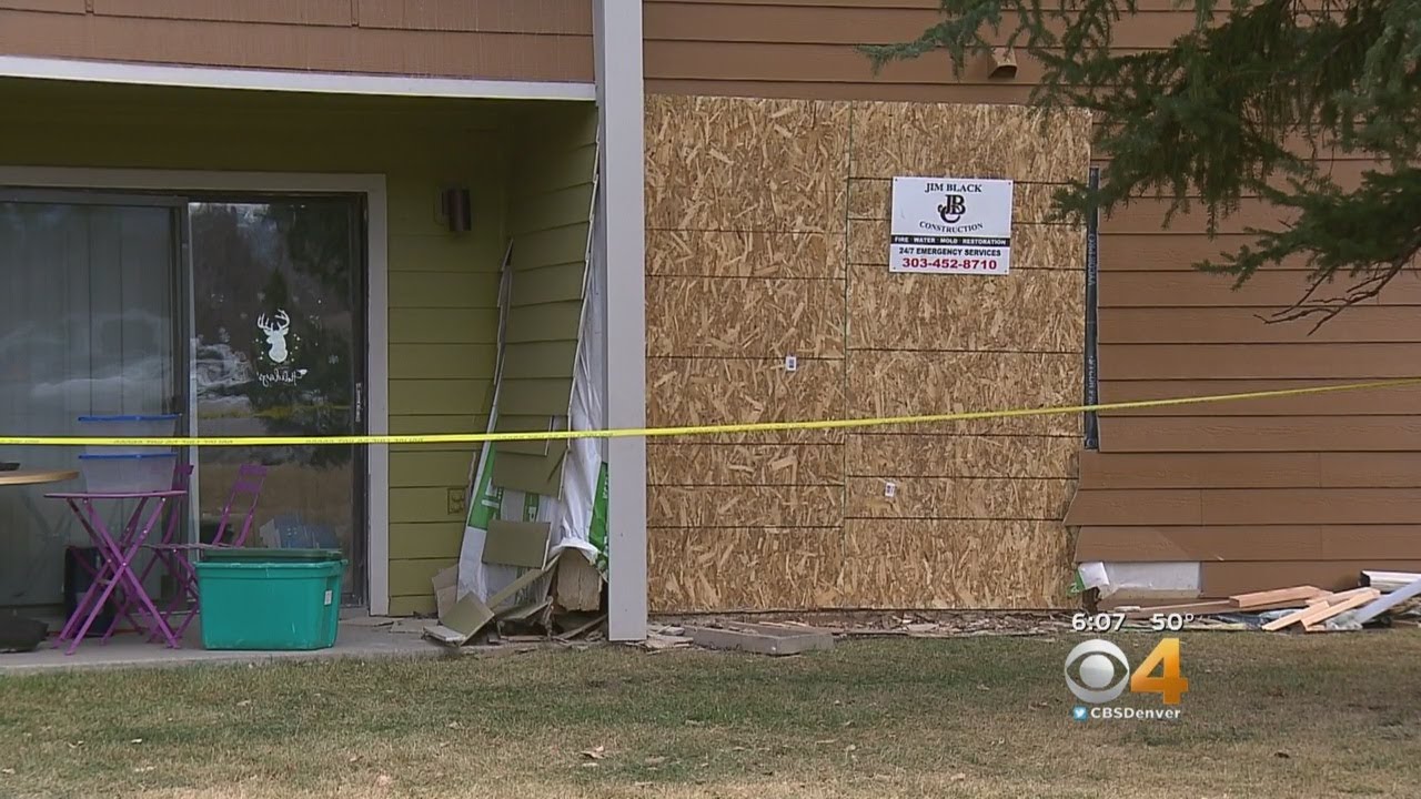 SUV Crashes Into Apartment Complex - YouTube