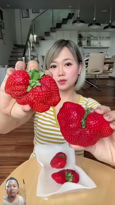 Buah Strawbery terbesar di Dunia Rasanya Manis Banget #stroberi #strawberry #review