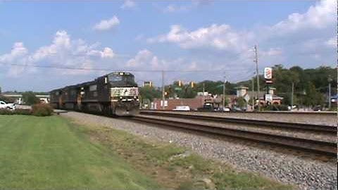 Norfolk Southern northbound light engine move in Austell,GA
