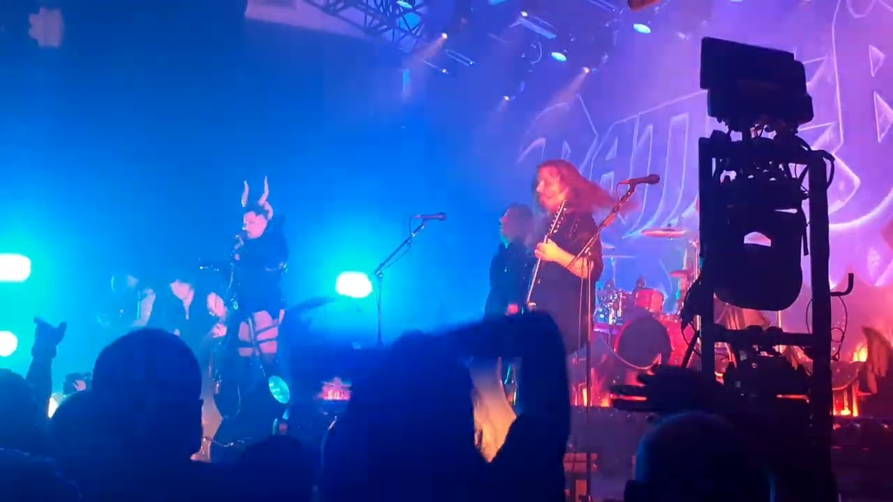 BATTLE BEAST - L'Elysée Montmartre - Paris - 25 octobre 2025 - (vidéo 2)
