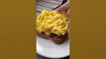 ¿Son los huevos revueltos más sanos que los huevos normales?